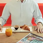 Ibis 호텔