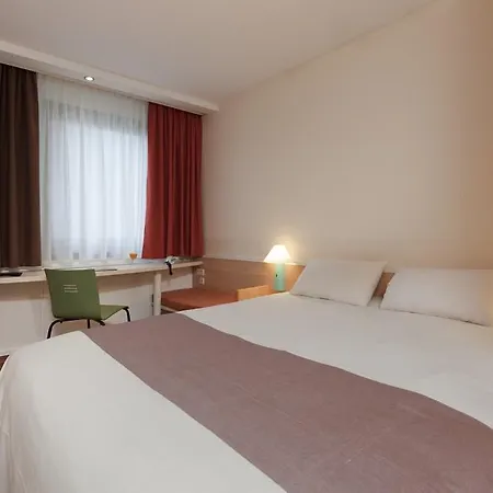Ibis Отель 2*