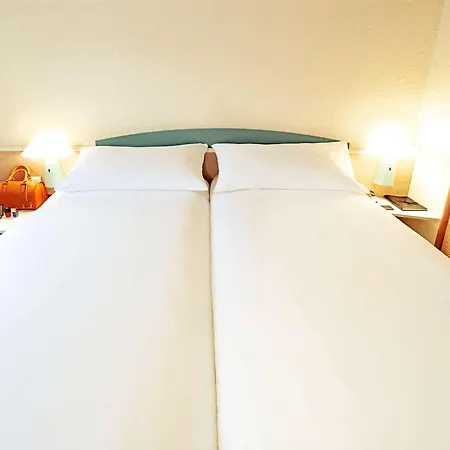 Ibis Hotel 2*