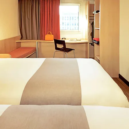 Ibis Отель 2*